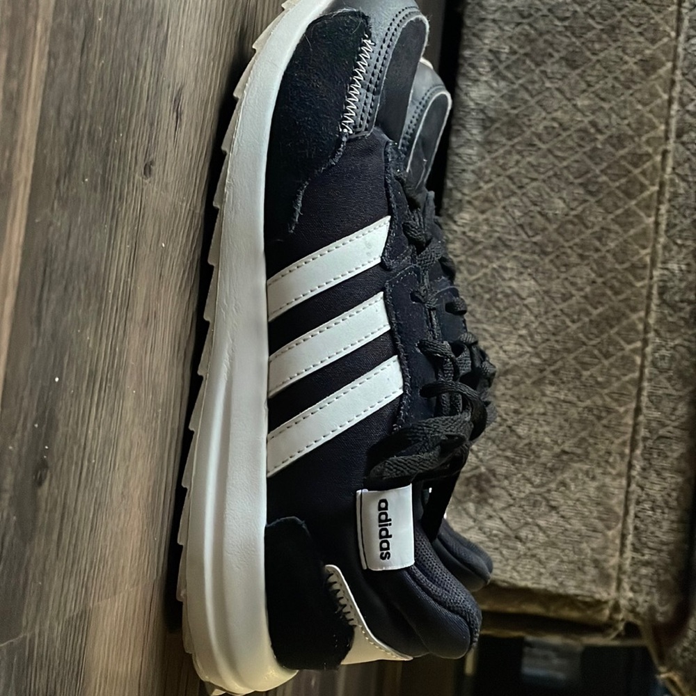 Adidas Tennis Shoes 6 1/2.